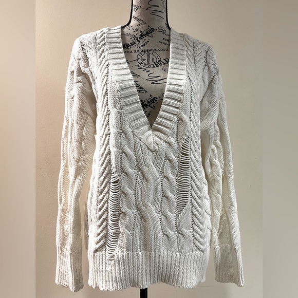 Express Sweaters - Winter White Cable Knit long sleeve sweater by Express